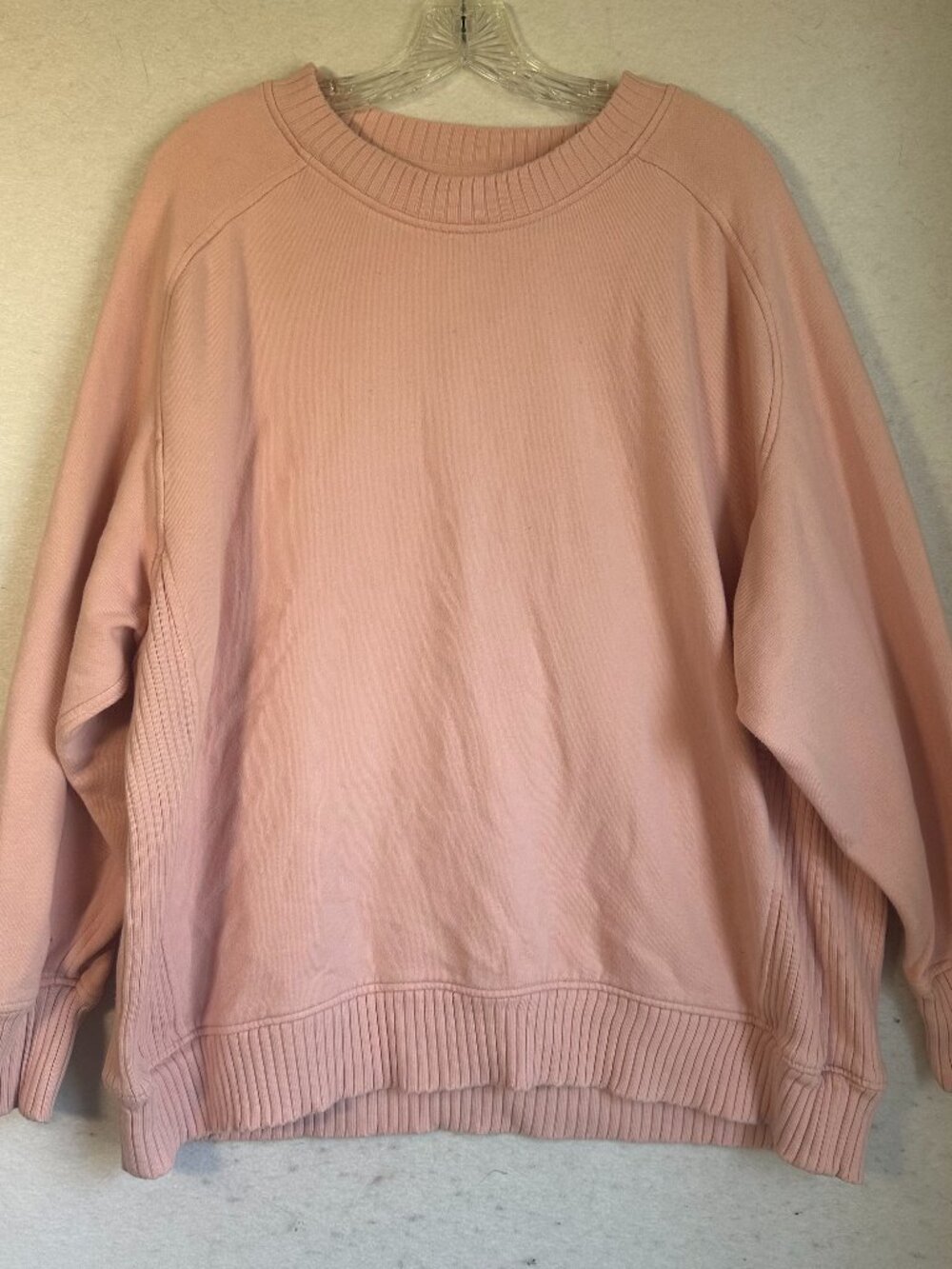 Aerie Down To Earth Crewneck Women’s Size Medium light pink ribbed sides trim